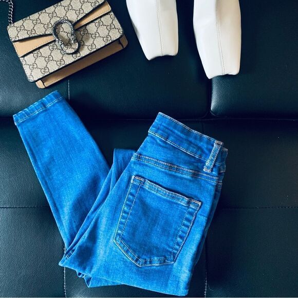 HIGH WAIST JEANS - Picture 2 of 8